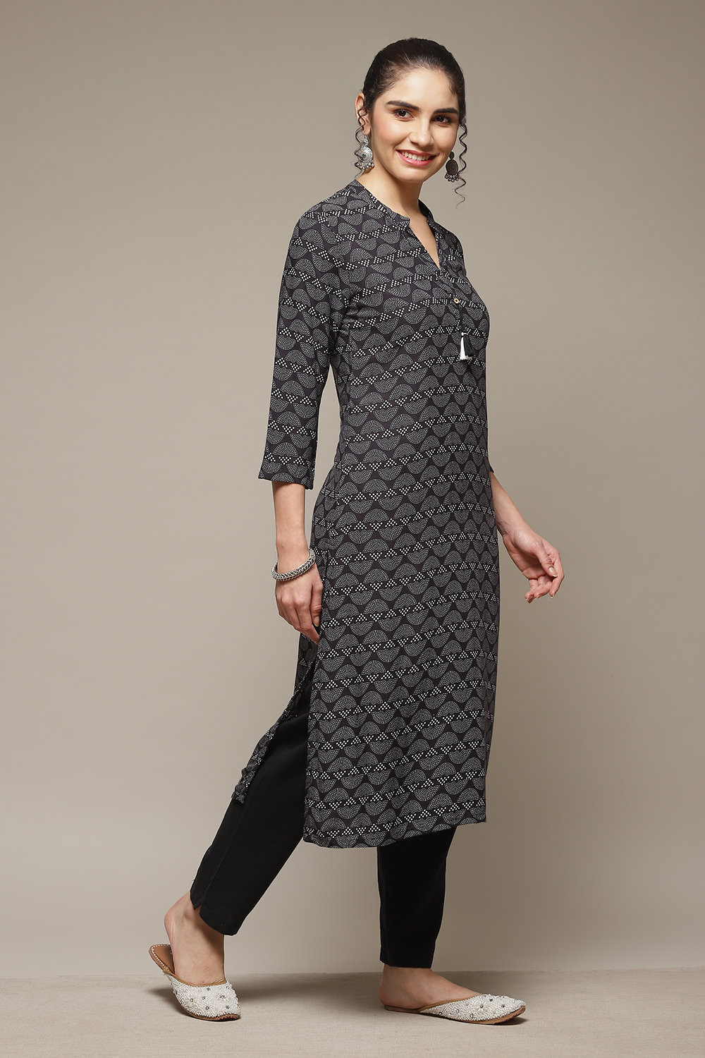 Black LIVA Straight Kurta image number 5